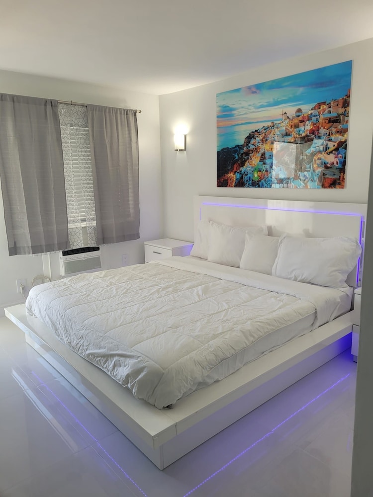 Palm Breeze Hotel - photo 17