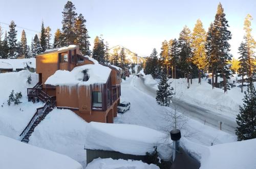 Courchevel by Mammoth Reservation Bureau - photo 12