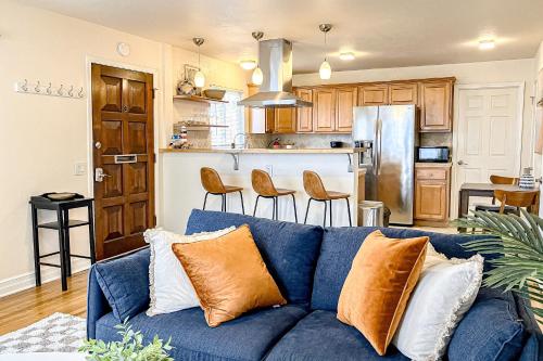 Deep Blue Seaside — 4-Star Luxury Hotel in Monterey, United States