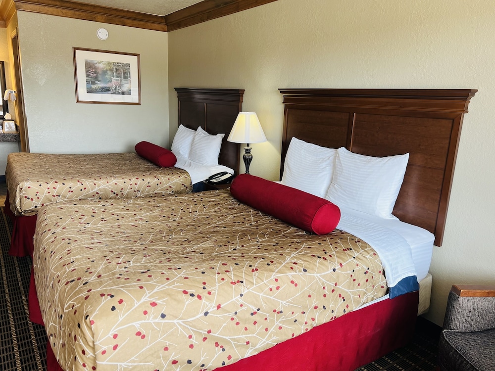 Cattle Country Lodge - photo 14