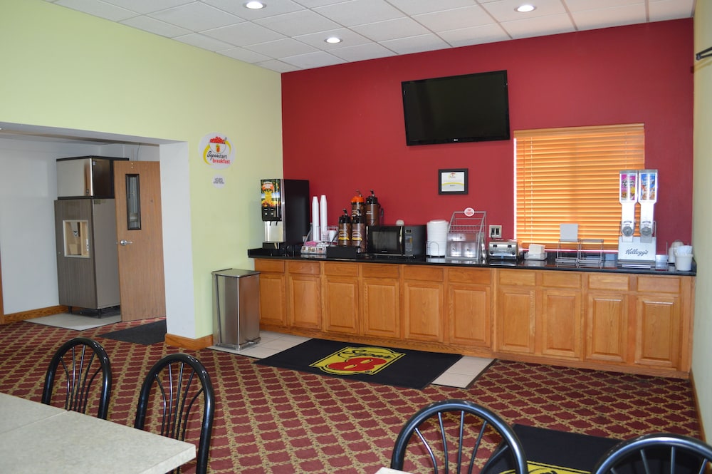 Super 8 Ames - photo 5