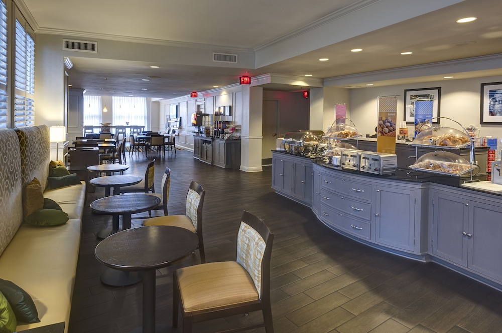 Hampton Inn & Suites New Orleans Downtown - photo 79