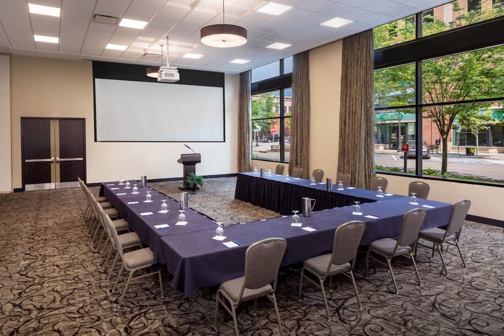 Kent State University Hotel and Conference Center - photo 20
