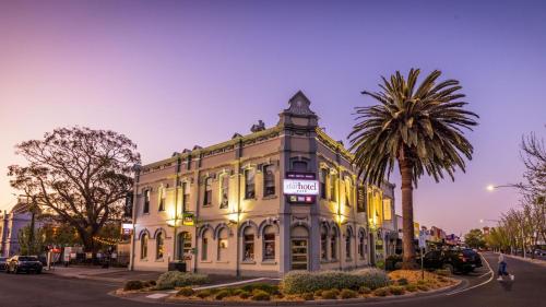 Stay at the historic Star Hotel — hotel in Sale