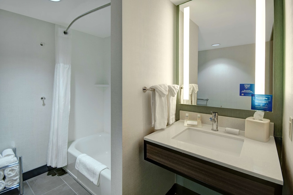 Hilton Garden Inn Terre Haute - photo 48