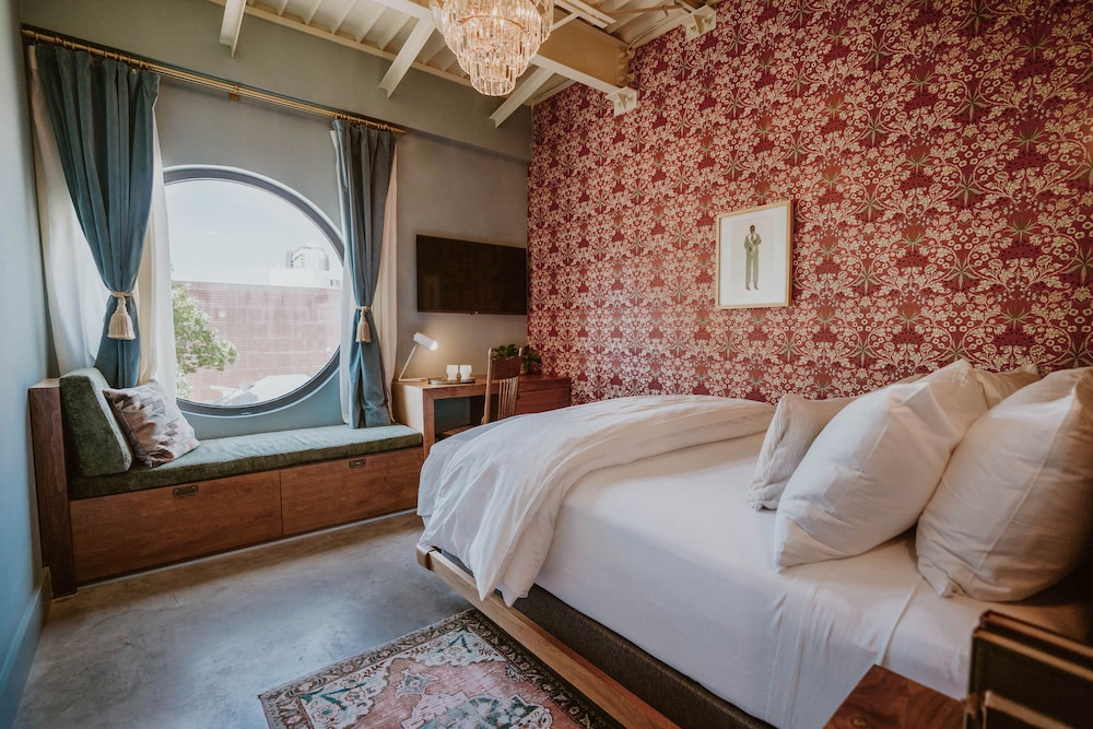 The Frances Modern Inn - photo 24