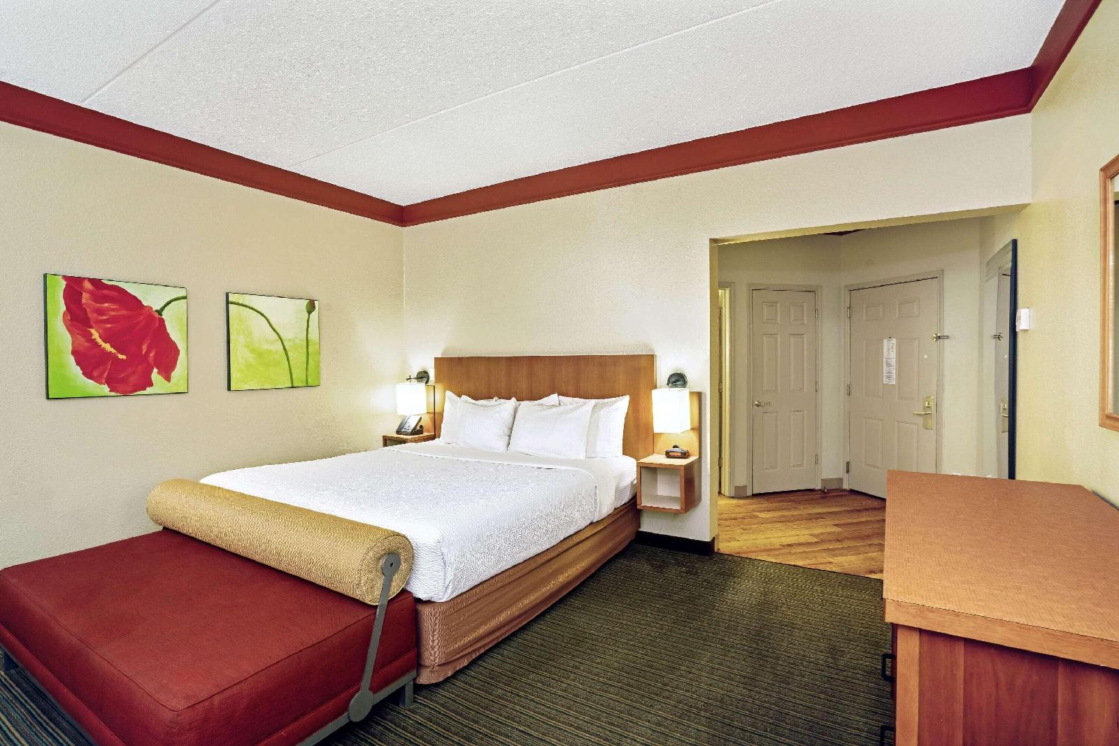 La Quinta Inn & Suites By Wyndham Memphis Primacy Parkway - photo 9