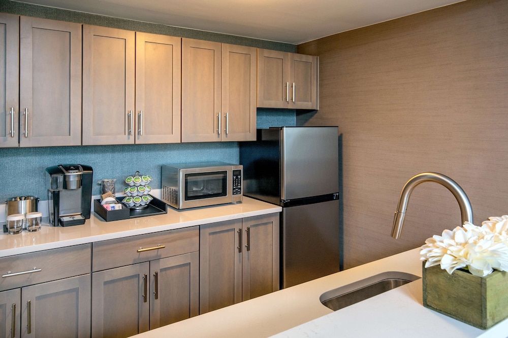 DoubleTree by Hilton Chicago North Shore Conference Center - photo 25