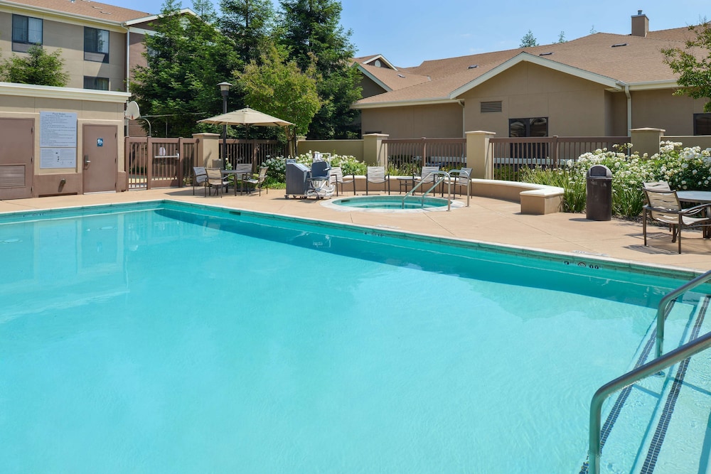 Homewood Suites by Hilton Fresno - photo 33