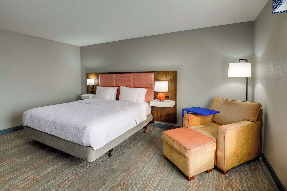 Hampton Inn & Suites St. Louis Edwardsville - photo 40