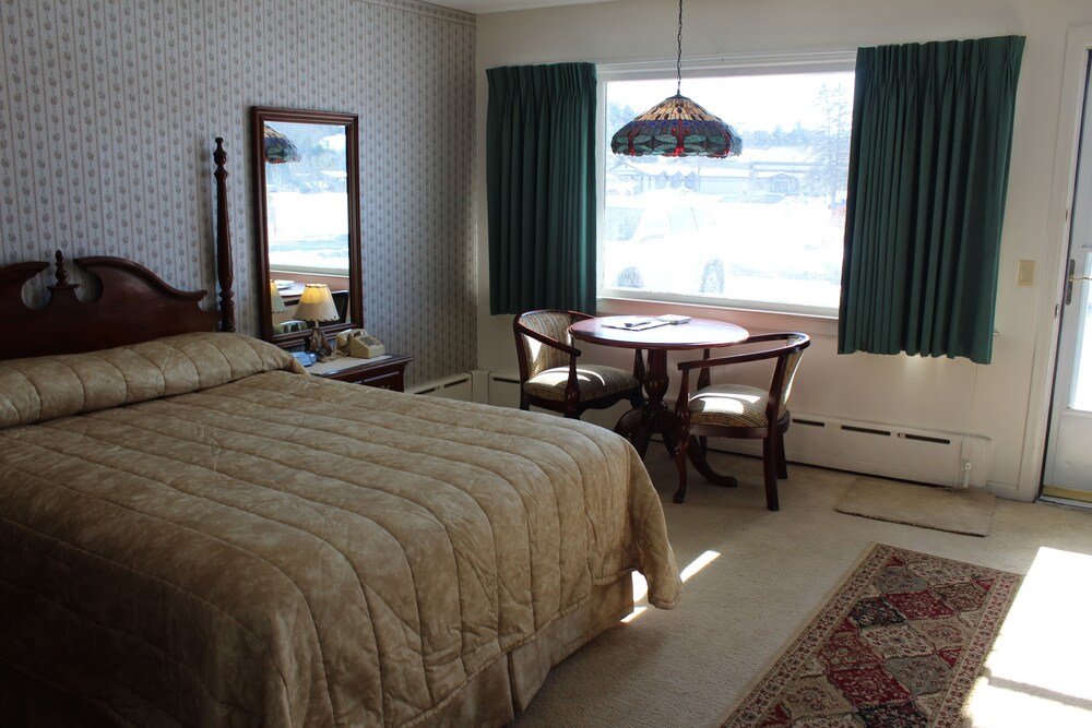 Sara Placid Inn & Suites - photo 18