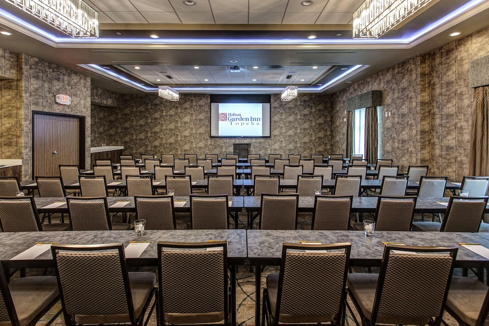 Hilton Garden Inn Topeka - photo 34