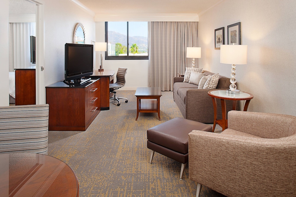 Los Angeles Marriott Burbank Airport - photo 16