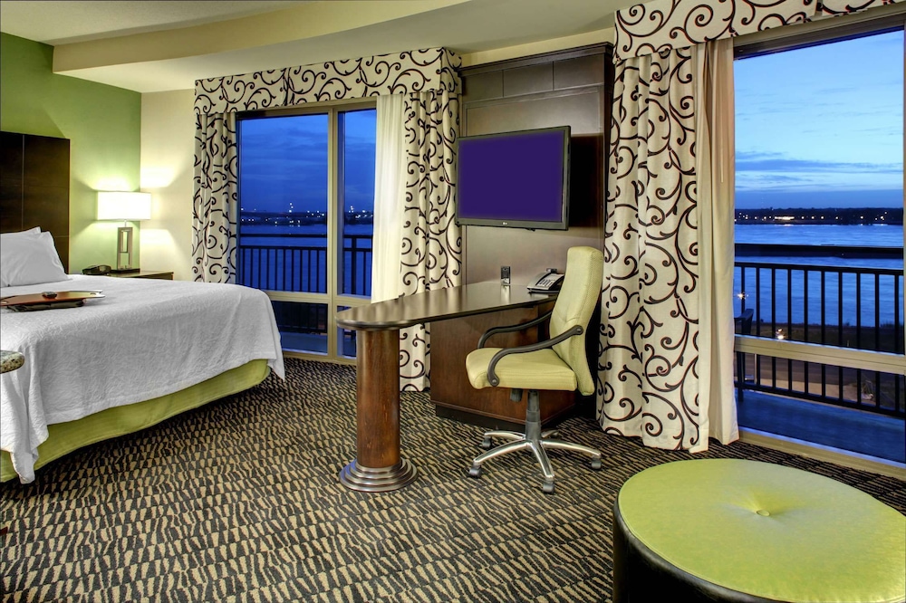 Hampton Inn & Suites Baton Rouge Downtown - photo 16