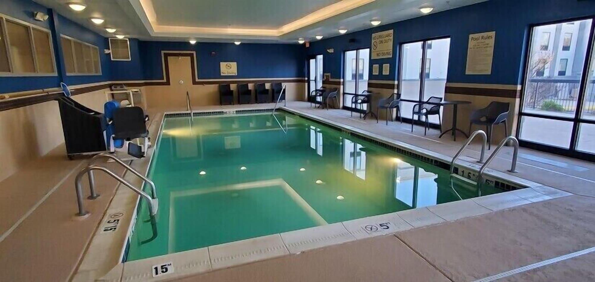 Hampton Inn & Suites Fort Belvoir Alexandria South - photo 22