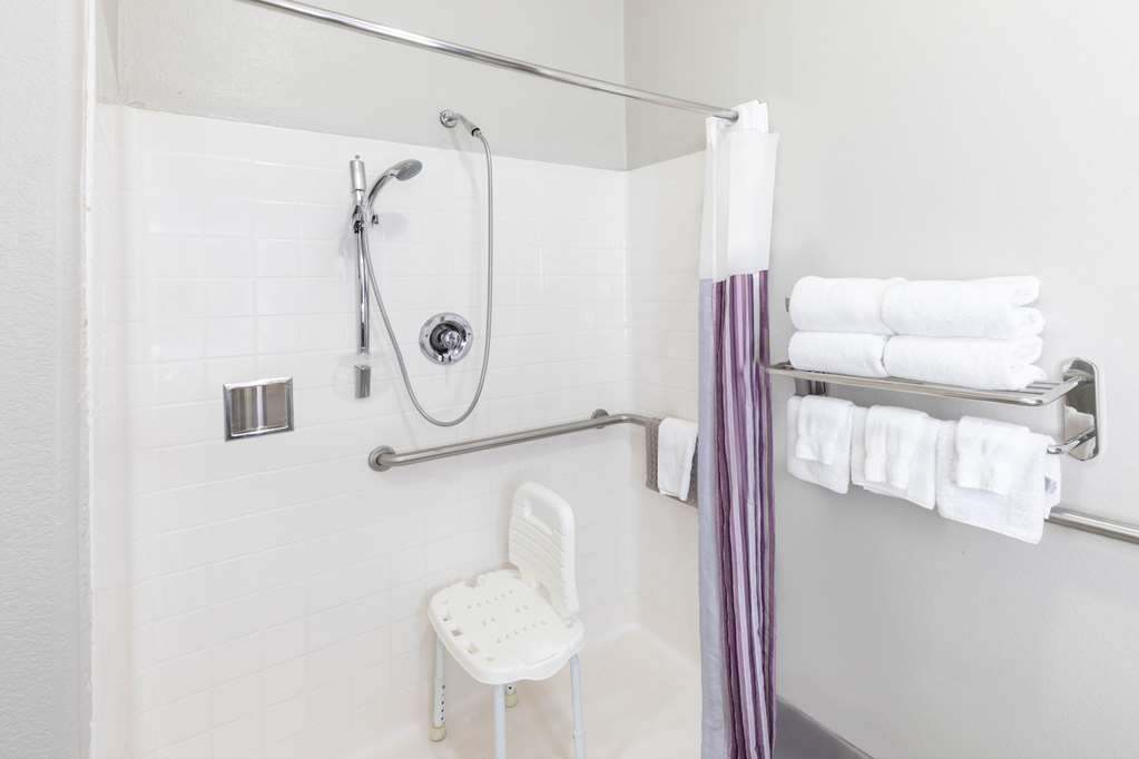 La Quinta Inn & Suites by Wyndham Port Lavaca - photo 28