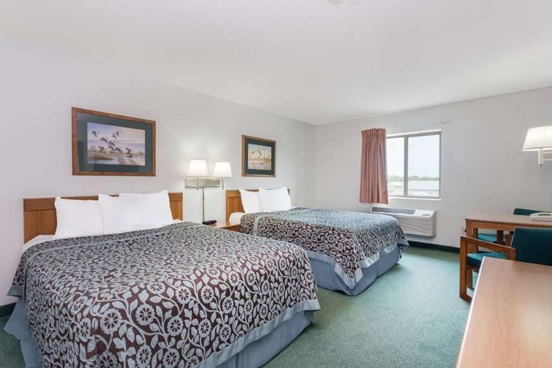 Days Inn Manchester - photo 13