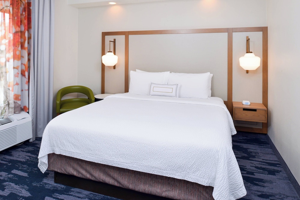 Fairfield Inn & Suites by Marriott Arlington Six Flags - photo 8