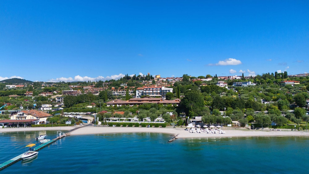 AHG Riva del Sole Wellness Hotel - carbon neutral hotel in Moniga Del Garda