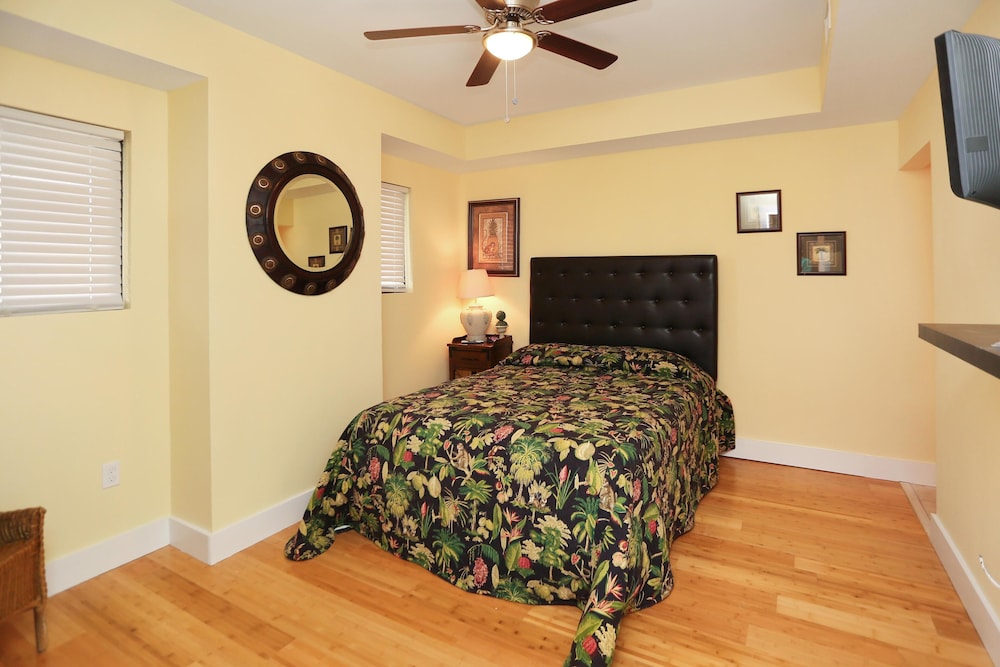 Club at Mexico Beach 2J by Pristine Properties Vacation Rentals — 4-Star Luxury Hotel in Mexico Beach, United States