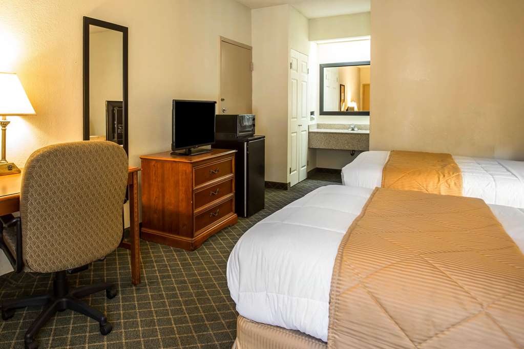 Clarion Inn & Suites Aiken South - photo 15