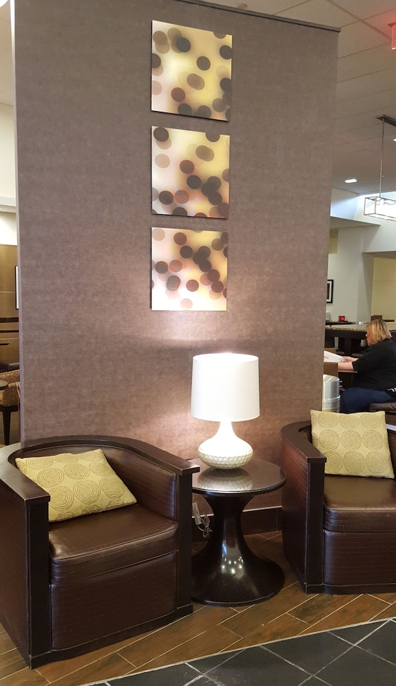 Hampton Inn & Suites Boston Crosstown Center - photo 3