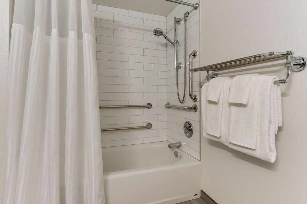 DoubleTree by Hilton St. Louis Forest Park - photo 15