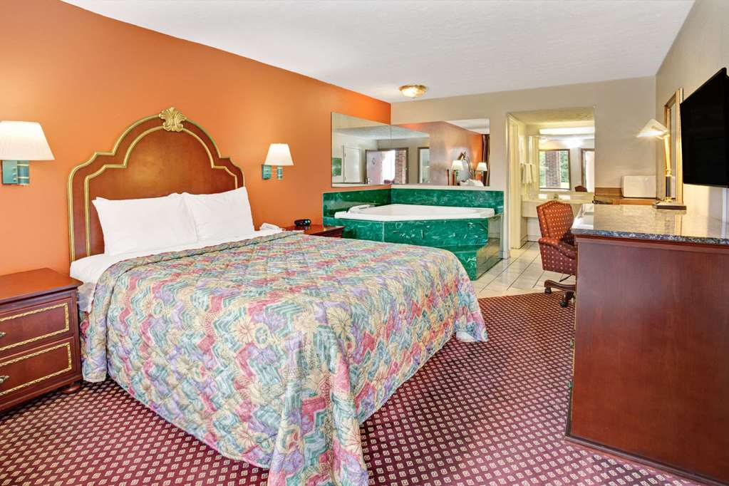 Travelodge by Wyndham Sellersburg Louisville North - photo 12