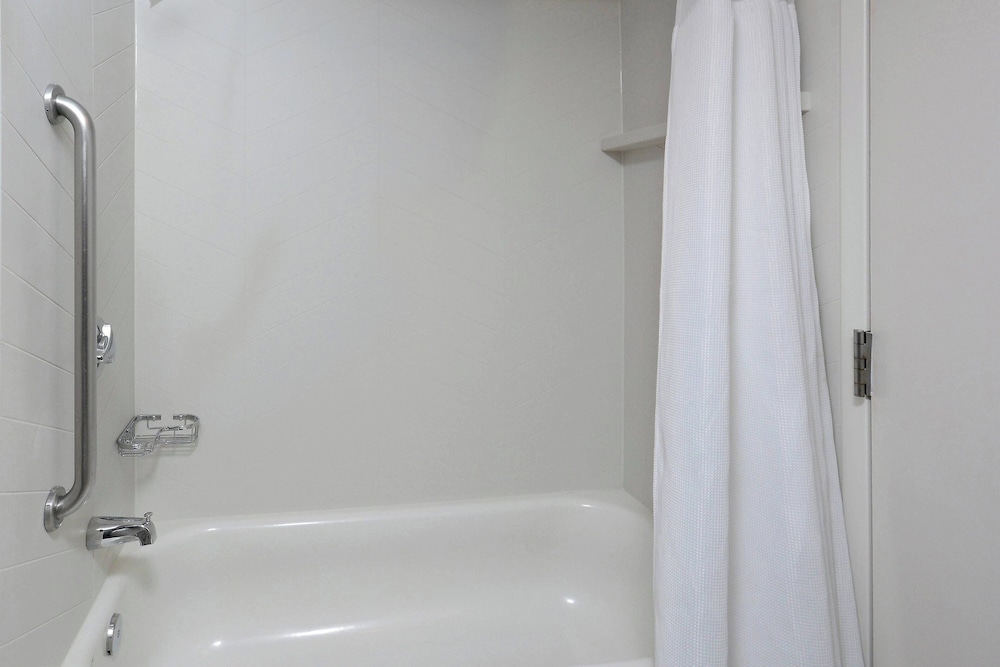 Fairfield Inn by Marriott Greensboro Airport - photo 14