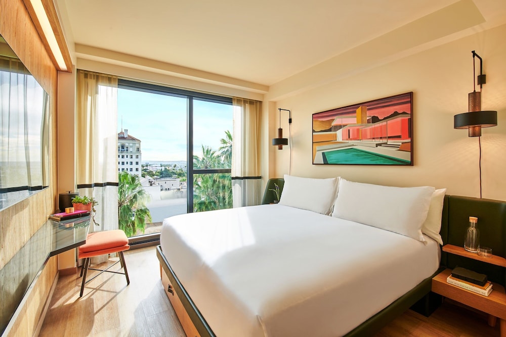 Hollywood Volume A Tribute Portfolio Hotel - photo 14