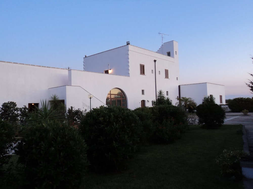 Hotel Masseria Fabrizio — carbon neutral stay, Otranto
