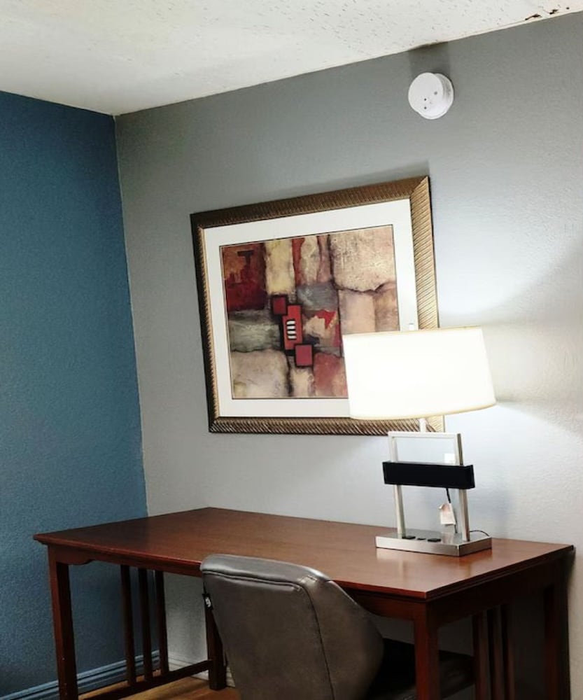 Executive Inn at Mena - photo 21
