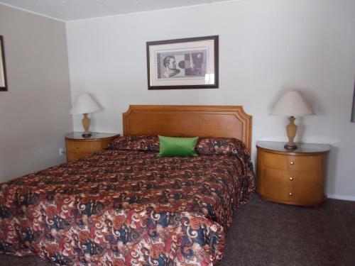 The Atomic Inn - photo 12