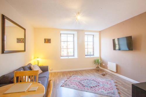 Stylish Merchant City Flat — 5-Star Luxury Hotel in Glasgow, United Kingdom