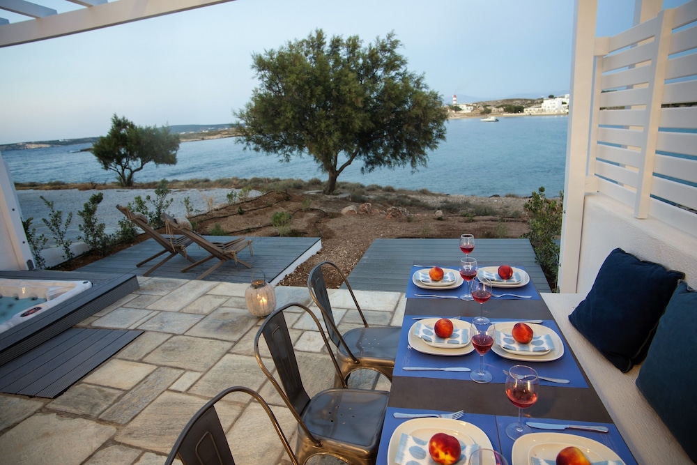 Kalypso Villas — 4-Star Luxury Hotel in Naousa, Greece