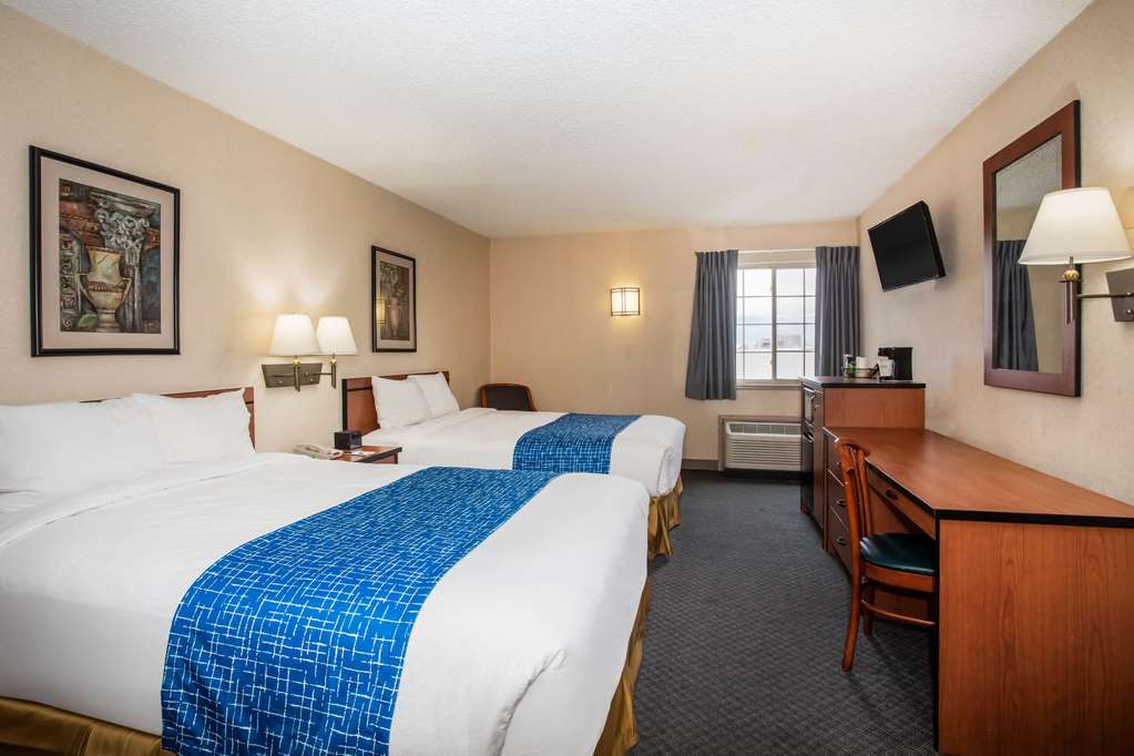 Travelodge by Wyndham Colorado Springs Airport Peterson SFB - photo 10