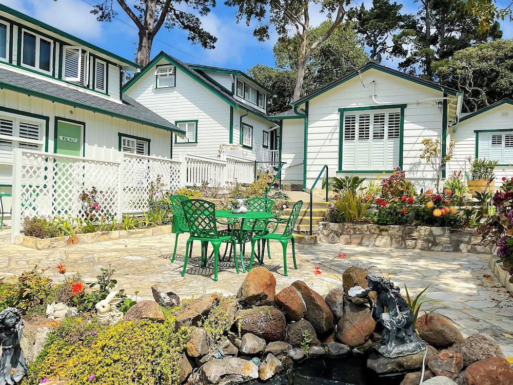 Carmel Green Lantern Inn - photo 98