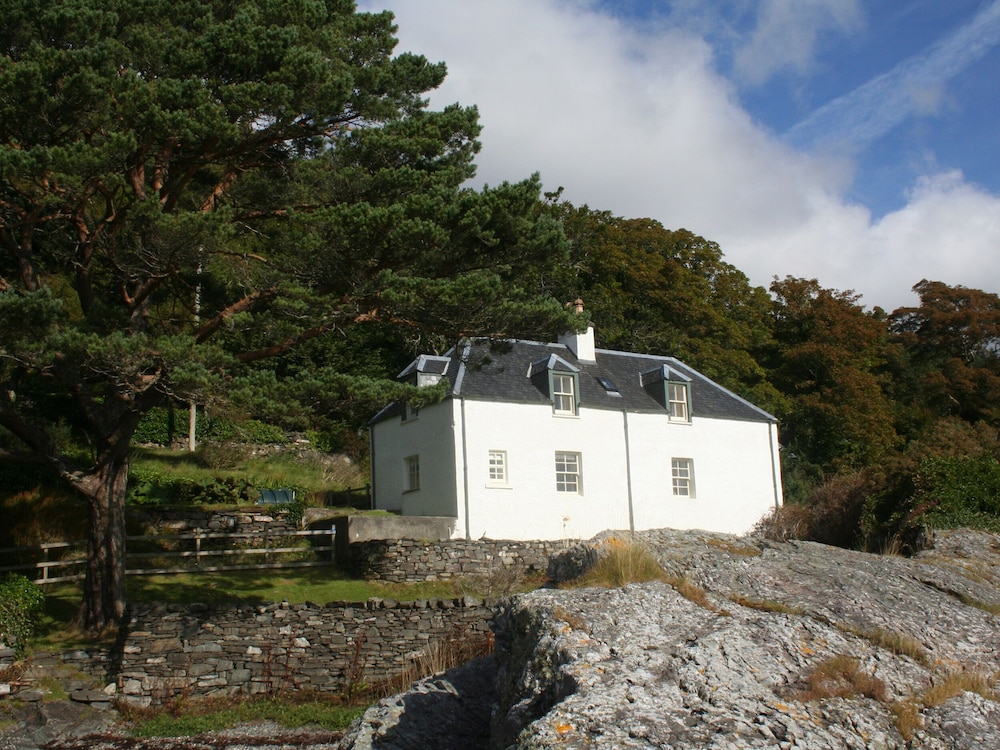 Craggan Cottage Balmacara — 4-Star Luxury Hotel in Inverness, United Kingdom