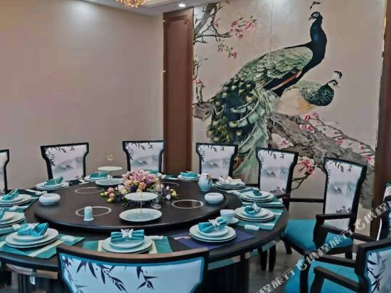 Jiuhuashanwolonggeminsu in Qingyang, People's Republic of China