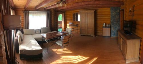 Lisova Kazka — hotel in Volovets