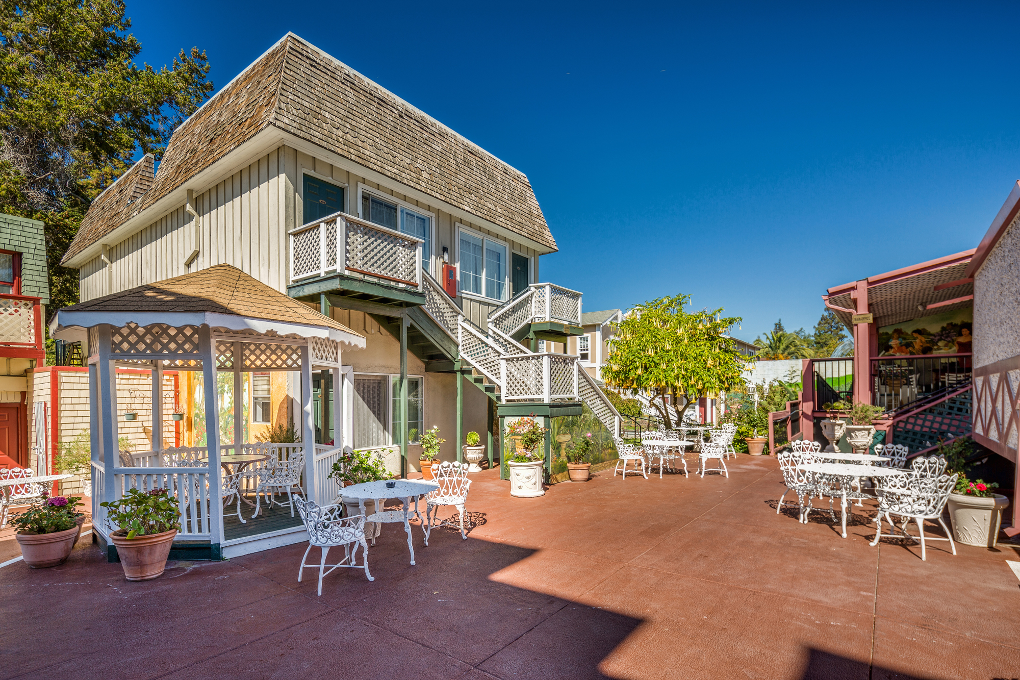 Rose Garden Inn - photo 32