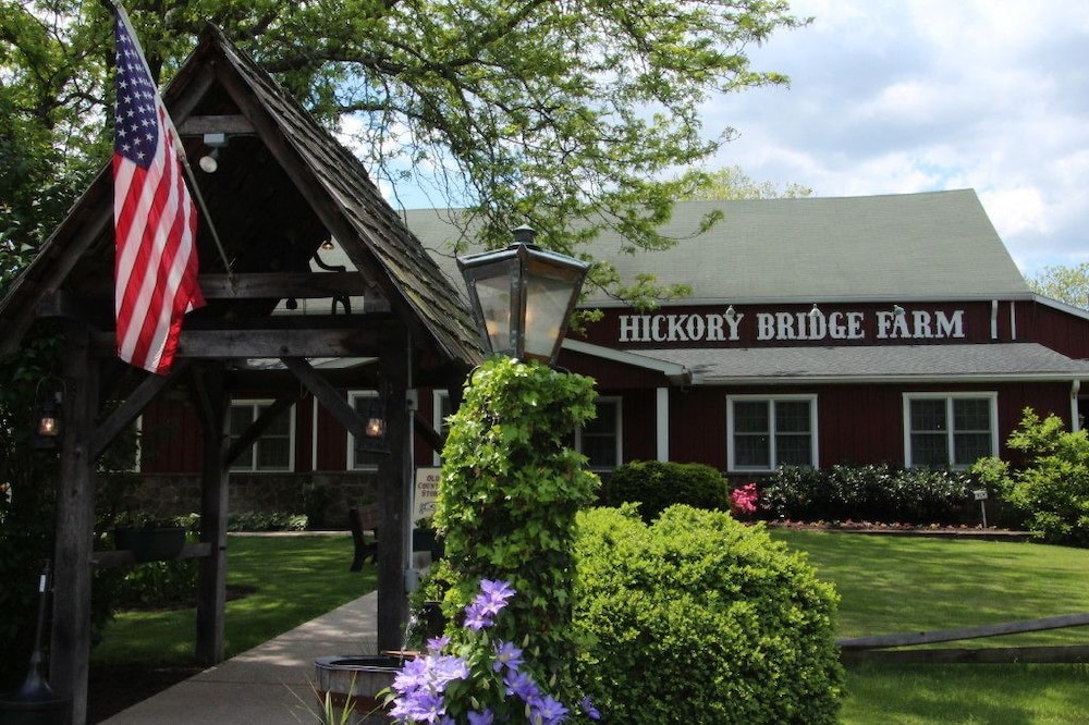 Hickory Bridge Farm Restaurant - photo 22