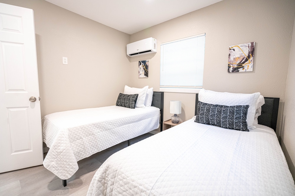 University Serenity Suites 14th - photo 14