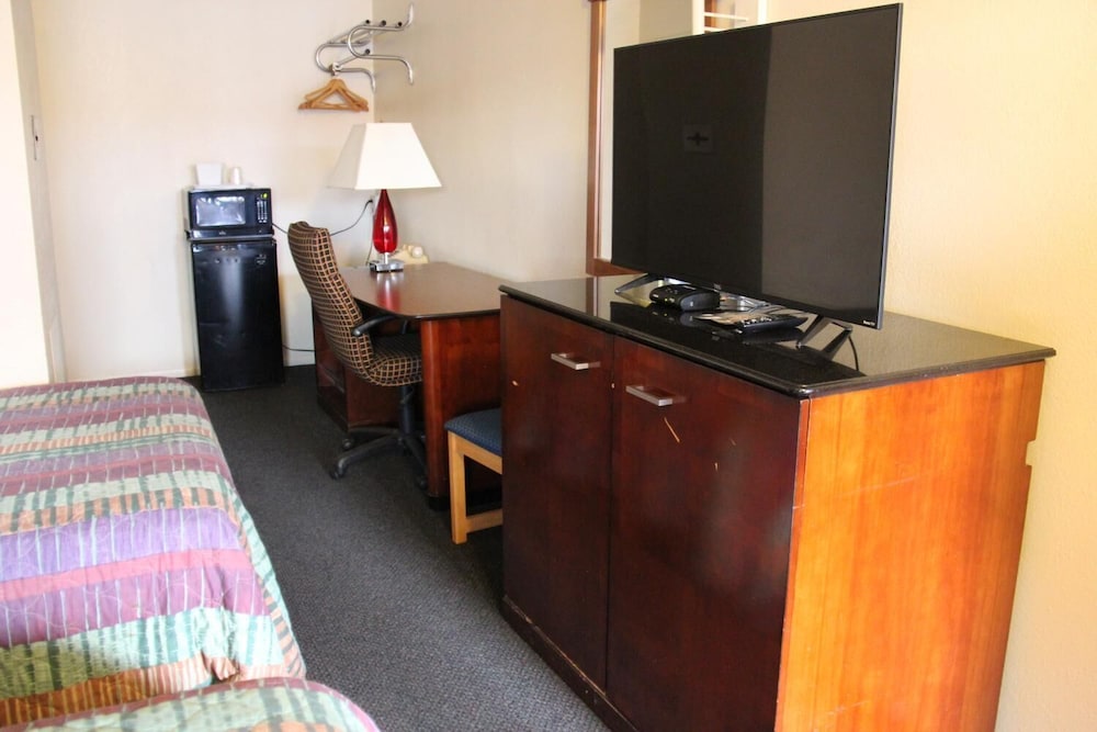 Economy Inn Safford - photo 12