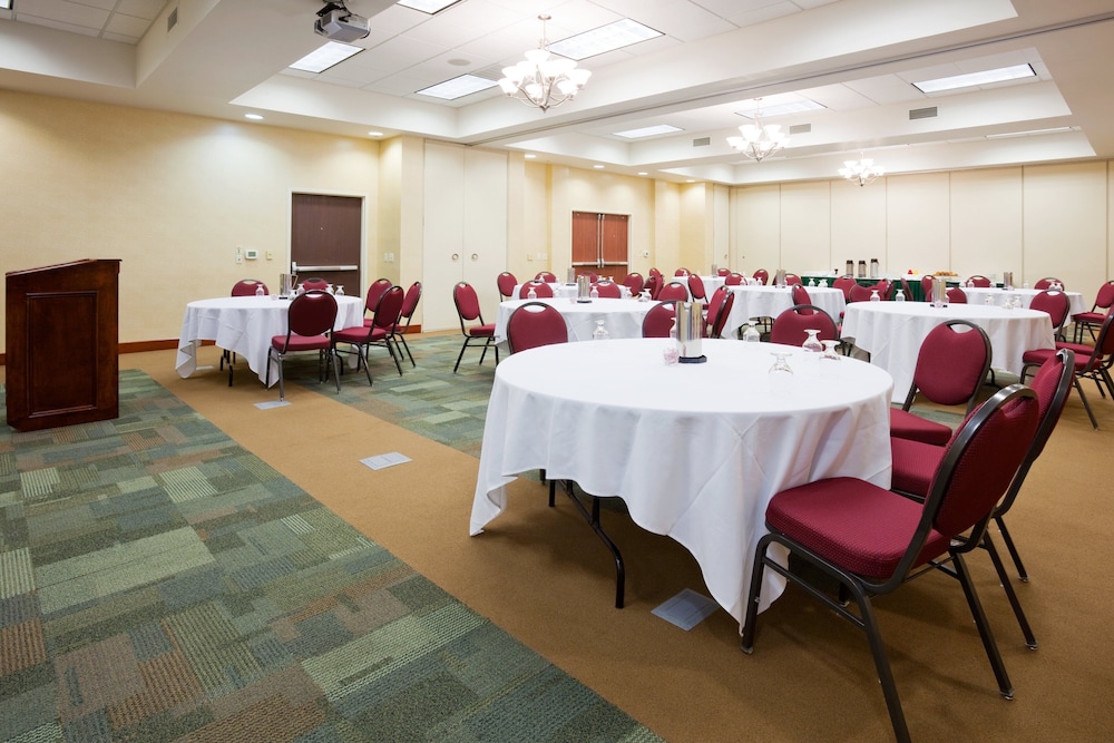 Holiday Inn Madison at The American Center by IHG - photo 47