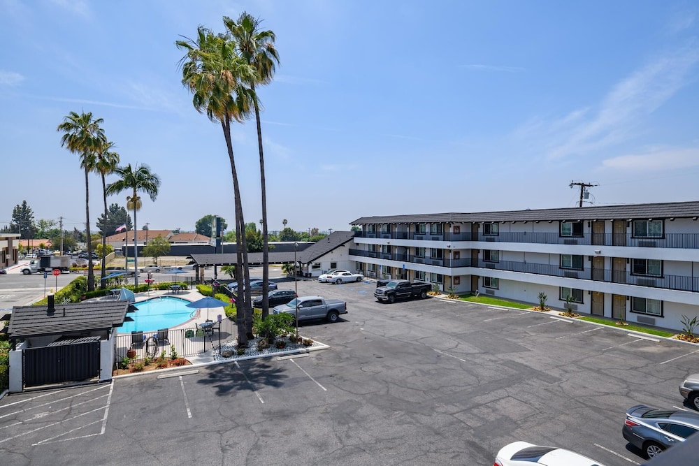 Vagabond Inn Whittier - photo 34