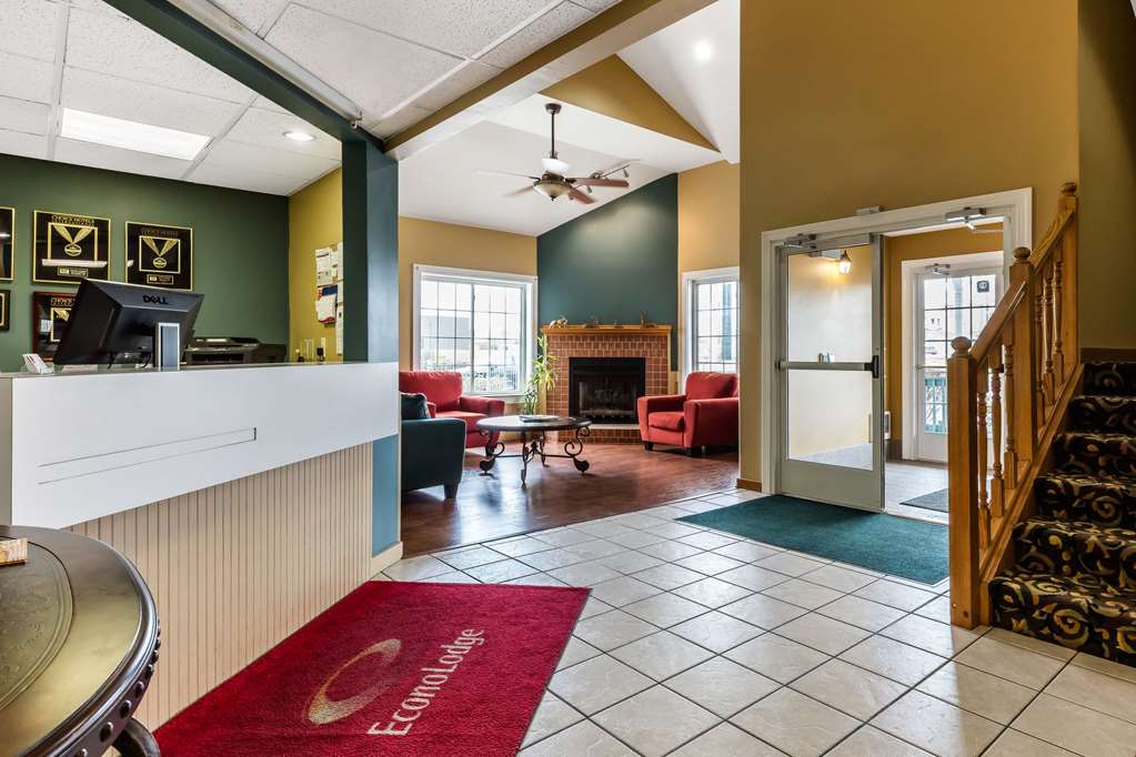 Econo Lodge Inn & Suites Dickson - photo 6