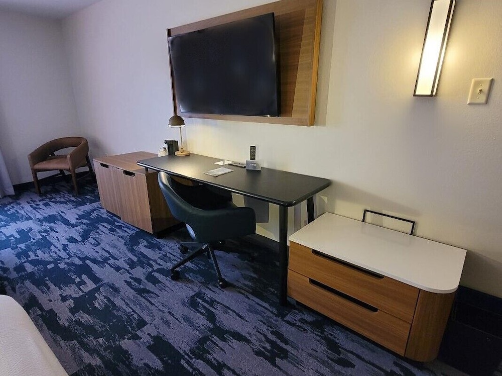 Fairfield Inn & Suites by Marriott Fort Wayne - photo 14