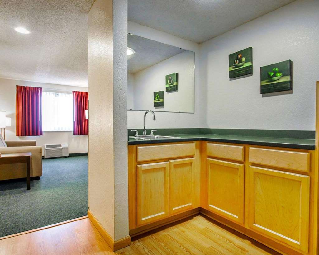 Quality Inn & Suites Springfield Eugene North - photo 13