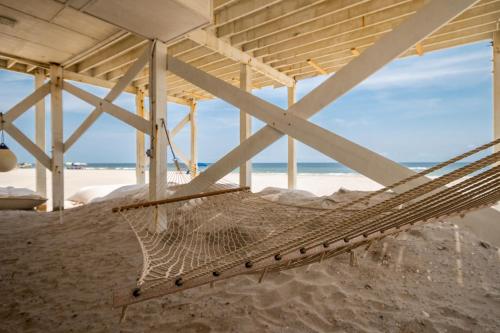 Just Beachy by Oak Island Accommodations - photo 35